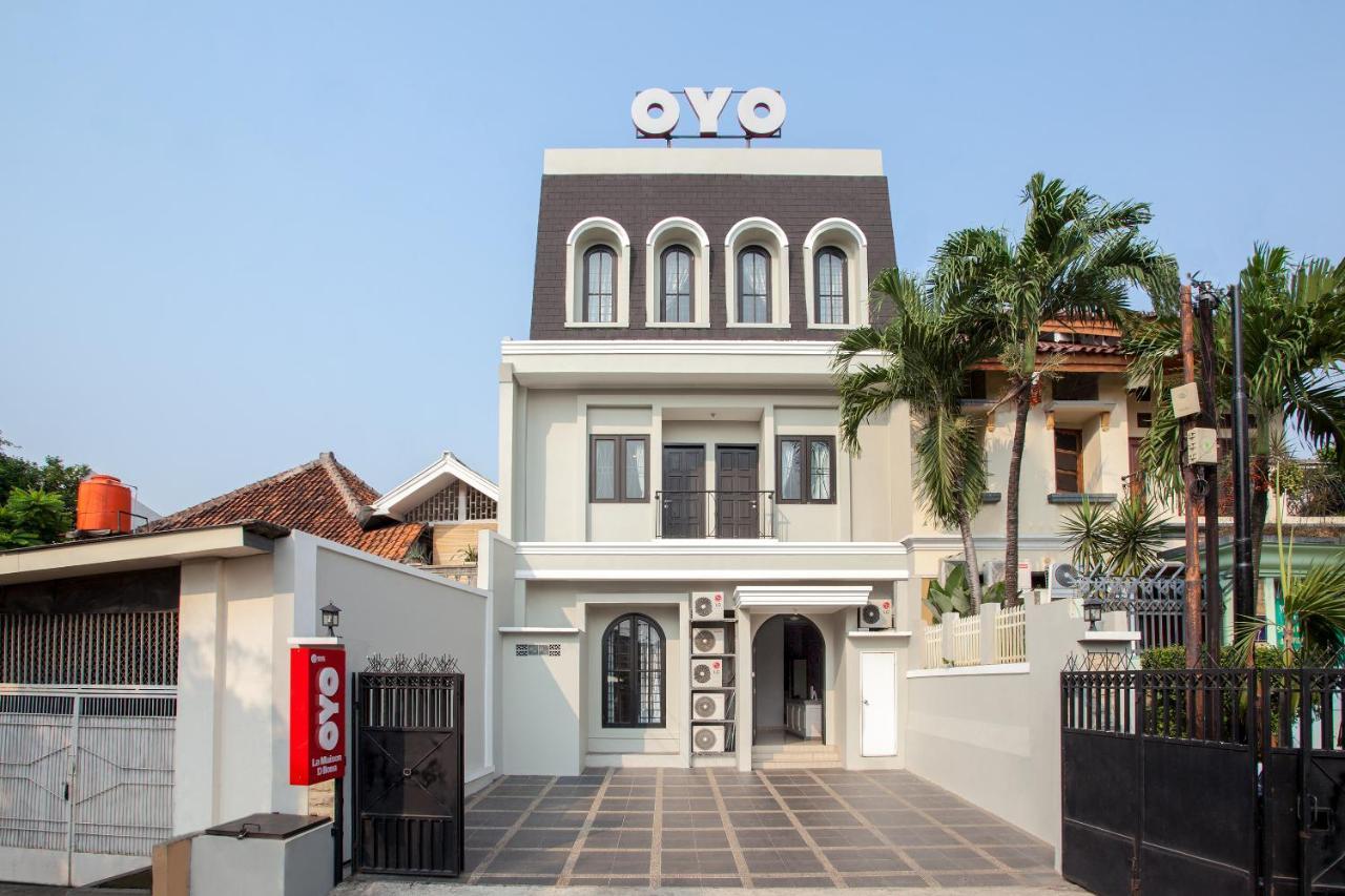 Oyo 105 La Maison D Ilona Джакарта Экстерьер фото